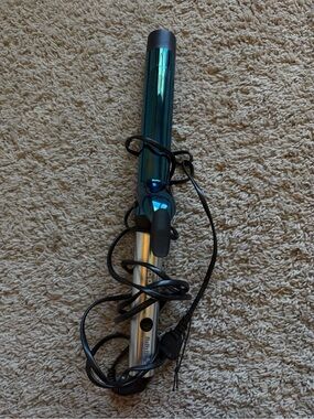BaByliss Pro Nano Titanium 1 1/2” Extended Barrel Curling Iron